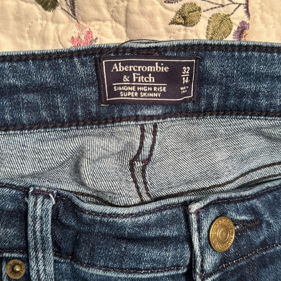 Abercrombie & Fitch High Rise Jens - Picture 3 of 3